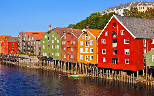 Die bunten Häuser von Trondheim © Tatiana Popova / Shutterstock.com