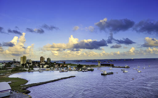 Der Hafen von Colon in Panama © Don Fink / shutterstock.com