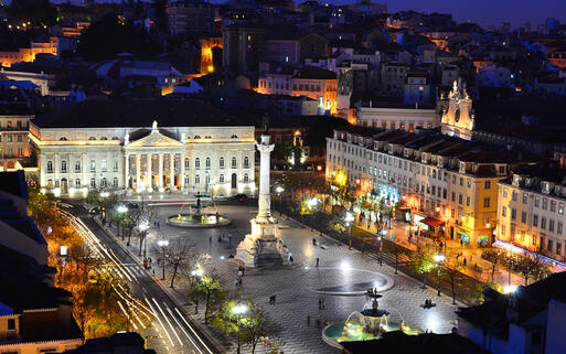 Rossio Square in Lissabon © Emi Cristea / Shutterstock.com