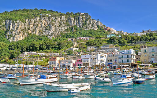 Blick auf den Hafen von Capri © J.Schelkle  / Shutterstock.com