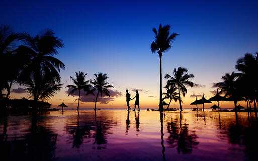 © MNStudio Romantische Sonnenuntergangsstimmung am Strand © MNStudio