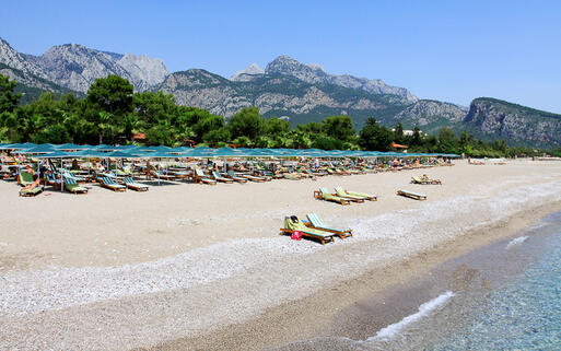 Kiesstrand in Kemer © Irena Misevic / Shutterstock.com