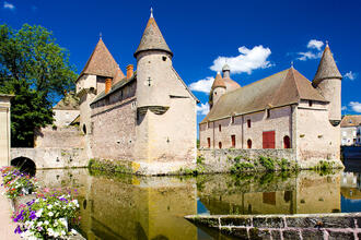 Chateau de la Clayette © PHB.cz (Richard Semik) / Shutterstock.com