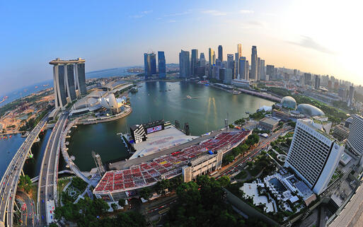 Blick auf die Marina Bay von Singapur © Jordan Tan  / Shutterstock.com