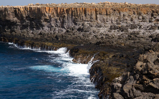 Spektakuläre Klippen bilden die Küste der Insel Sal © Stefan Schurr / Shutterstock.com