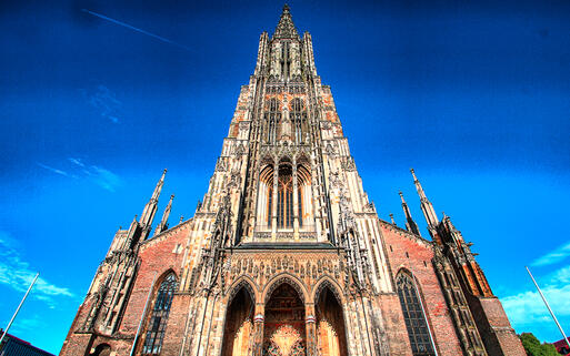 Die berühmte Münster Kirche in Ulm, Bayerisch-Schwaben © Axel Mendler / Shutterstock.com