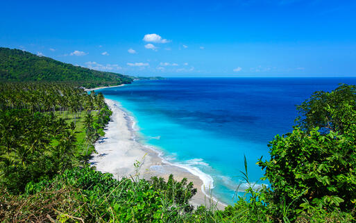Tropische Lagune an einem idyllischen Strand auf der Insel Lombok, Kleine Sundainseln, Indonesien © Dudarev Mikhail / Shutterstock.com