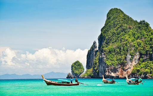 © SurangaWeeratunga / Shutterstock.com Mystisch wirkende Felsformationen in Thailand © SurangaWeeratunga / Shutterstock.com