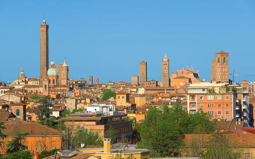Blick über Bologna © Andrei Nekrassov / Shutterstock.com