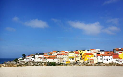 Blick auf Peniche im Westen Portugals © inacio pires / Shutterstock.com