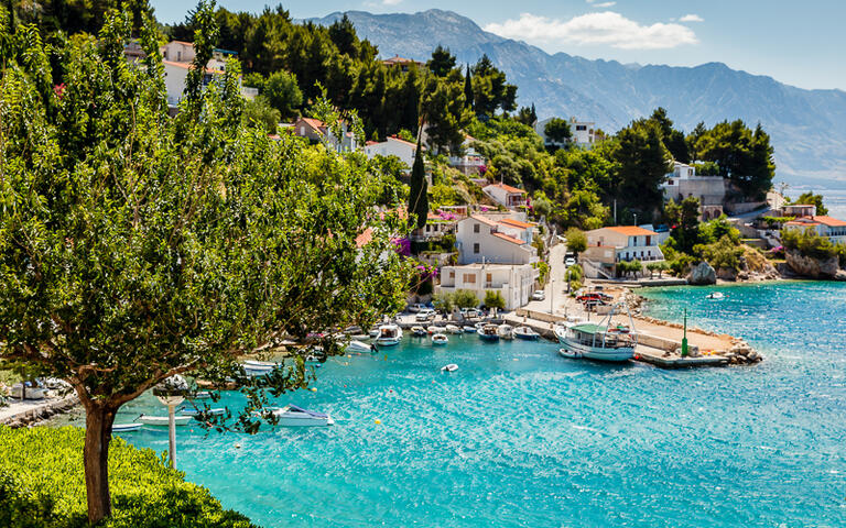 Wunderschöne adriatische Bucht bei Split © anshar / shutterstock.com