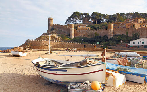 Fischerboote bei Tossa de Mar © Hans Geel / shutterstock.com