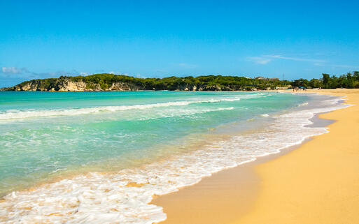 © rarena / Shutterstock.com Der Strand El Macao Beach in der Nähe von Punta Cana © rarena / Shutterstock.com