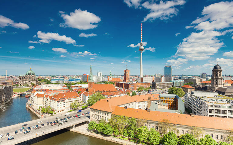 Blick über die Stadt Berlin © BerlinPictures / Shutterstock.com