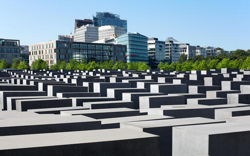 Denkmal für die ermordeten Juden Europas © andersphoto / Shutterstock.com