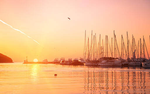 Wunderschöner Sonnenuntergang im Hafen von Vrsar © Evgeniya Moroz / shutterstock.com