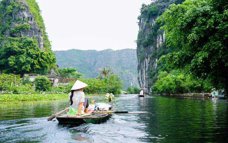 Die Grotte Tam Coc in der Provinz Ninh Binh © Hoang Tran  / Shutterstock.com