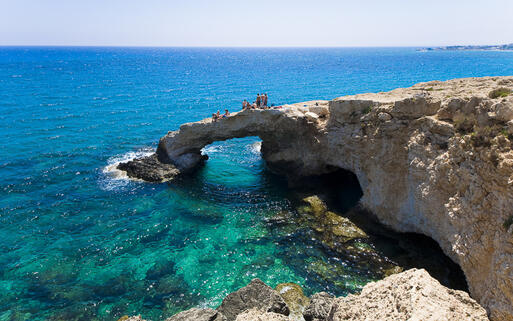© dimidrolius / Shutterstock.com Klippen und Meereshöhlen in Ayia Napa, Zypern © dimidrolius / Shutterstock.com