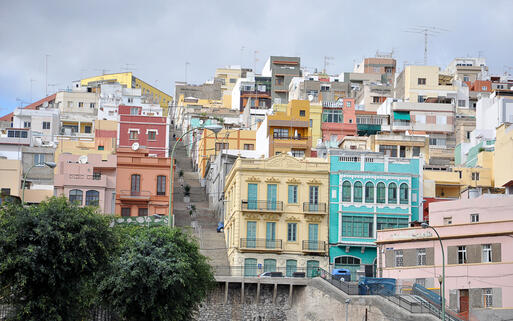 Bunte Häuser in Las Palmas auf Gran Canaria © Laszlo Halasi / Shutterstock.com