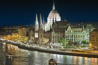 Parlament in Budapest © maryo / Shutterstock.com