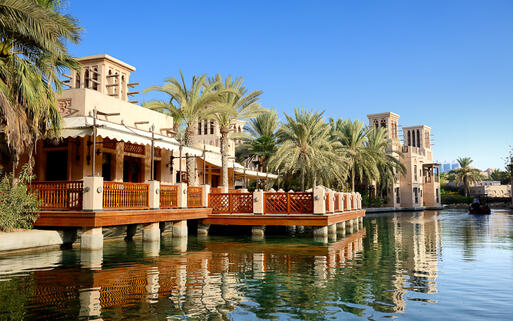 Verlockendes Luxushotel im Herzen Dubais © slava296