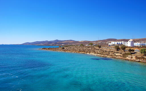 Die Küste von Antiparos © mm3104 / Shutterstock.com