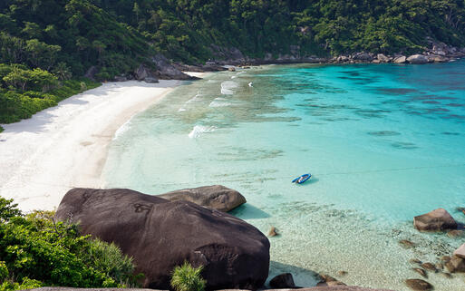 Strand auf den unbewohnten Similan-Inseln , Andaman See, Thailand © Stephane Bidouze / Shutterstock.com