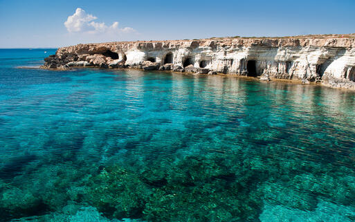 © Vladimir Martynovsky / shutterstock.com Meereshöhlen am Kap Greco in Paralimni, Zypern © Vladimir Martynovsky / shutterstock.com