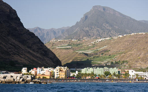 Blick auf die Stadt Puerto Tazacorte © T.W. van Urk / shutterstock.com