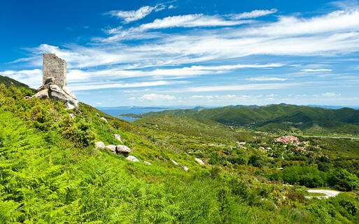 Blick vom Monte Capanne aus über Elba © Luciano Mortula / shutterstock.com