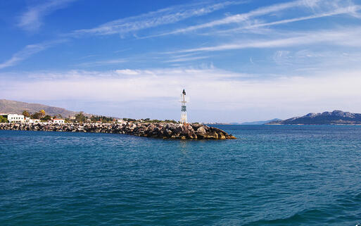 Der Hafen von Ägina © Mikhail Markovskiy / Shutterstock.com