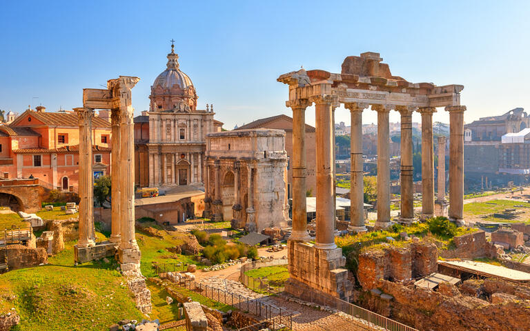 Die antiken Reste des Forum Romanums © S.Borisov / Shutterstock.com
