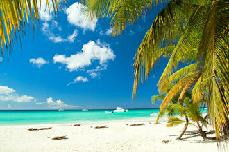 Karibischer Strand auf Paradise Island © photopixel / Shutterstock.com
