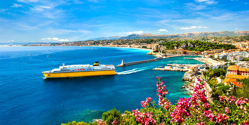 Die mediterrane Küste bei Nizza, Cote d'Azur © LiliGraphie / Shutterstock.com