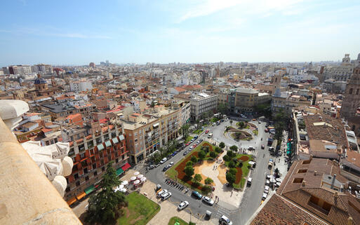 Blick über die Skyline von Valencia von der Kathedrale aus © Tupungato / Shutterstock.com