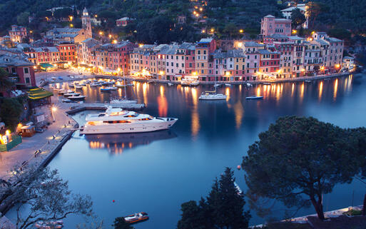 Fischerdorf Portofino bei Sonnenuntergang © unknown1861 / Shutterstock.com