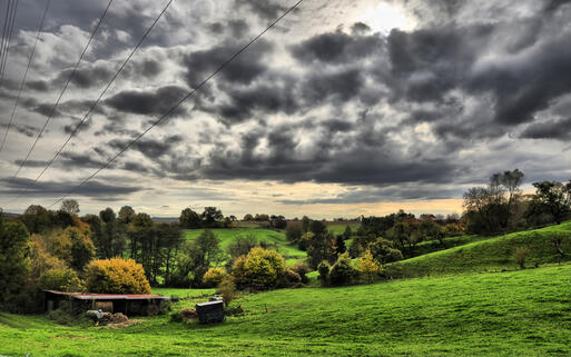 Wolken über dem Westerwald © Marek R. Swadzba / shutterstock.com