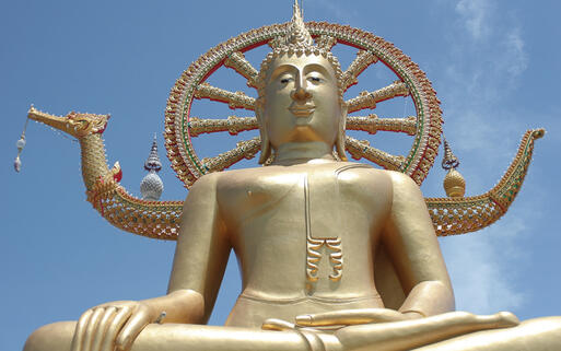Grosse Buddha Statue in Ko Samui, Thailand © Martin Preston / Shutterstock.com