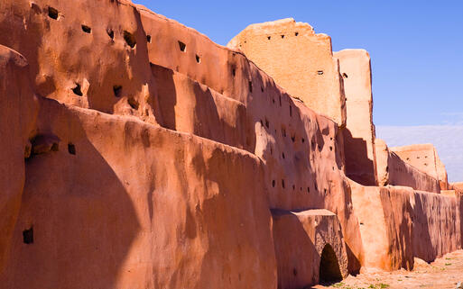 Alte Stadtmauer von Marrakesch, Marokko © irabel8  / Shutterstock.com