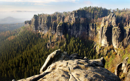 Nationalpark Sachsische Schweiz - Sandstein Felsen © Daniel Prudek / shutterstock.com
