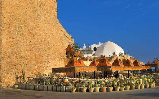 Kleines Cafe beim Strand, Hammamet, Tunesien © Agata Dorobek / Shutterstock.com