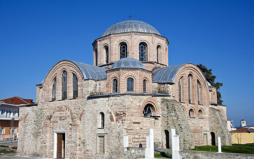 Das Kloster Panagia Kosmosotira in Feres in Evros © airphoto.gr / Shutterstock.com