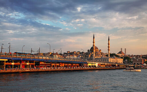 Galata Brücke Istanbul © Tomas1111 / shutterstock.com