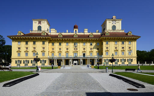 Schloss Esterhazy in Eisenstadt, Burgenland, Österreich © fritz16 / shutterstock.com