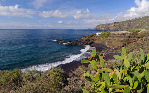 © Pawel Kazmierczak / Shutterstock.com Der Strand Bollulo auf Teneriffa © Pawel Kazmierczak / Shutterstock.com