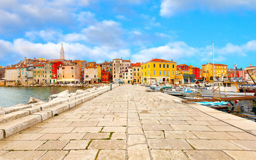 Hafen und Altstadt von Porec © motorolka / shutterstock.com