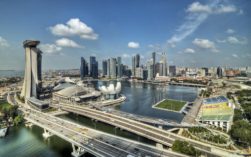 Blick vom Singapore Flyer, dem größten Riesenrad der Welt, über die Stadt © mybeginner  / Shutterstock.com
