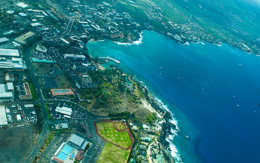 Blick auf den beliebten Urlaubsort Kailua, Big Island, Hawaii © Vlad Turchenko / Shutterstock.com